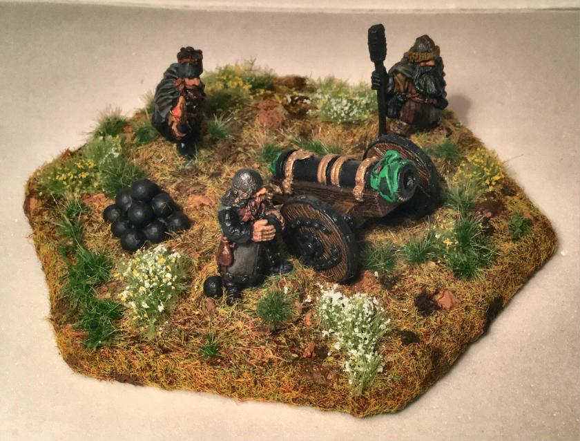 15 Ral Partha 02-161 Dwarf Bombard Crew side angle shot right side