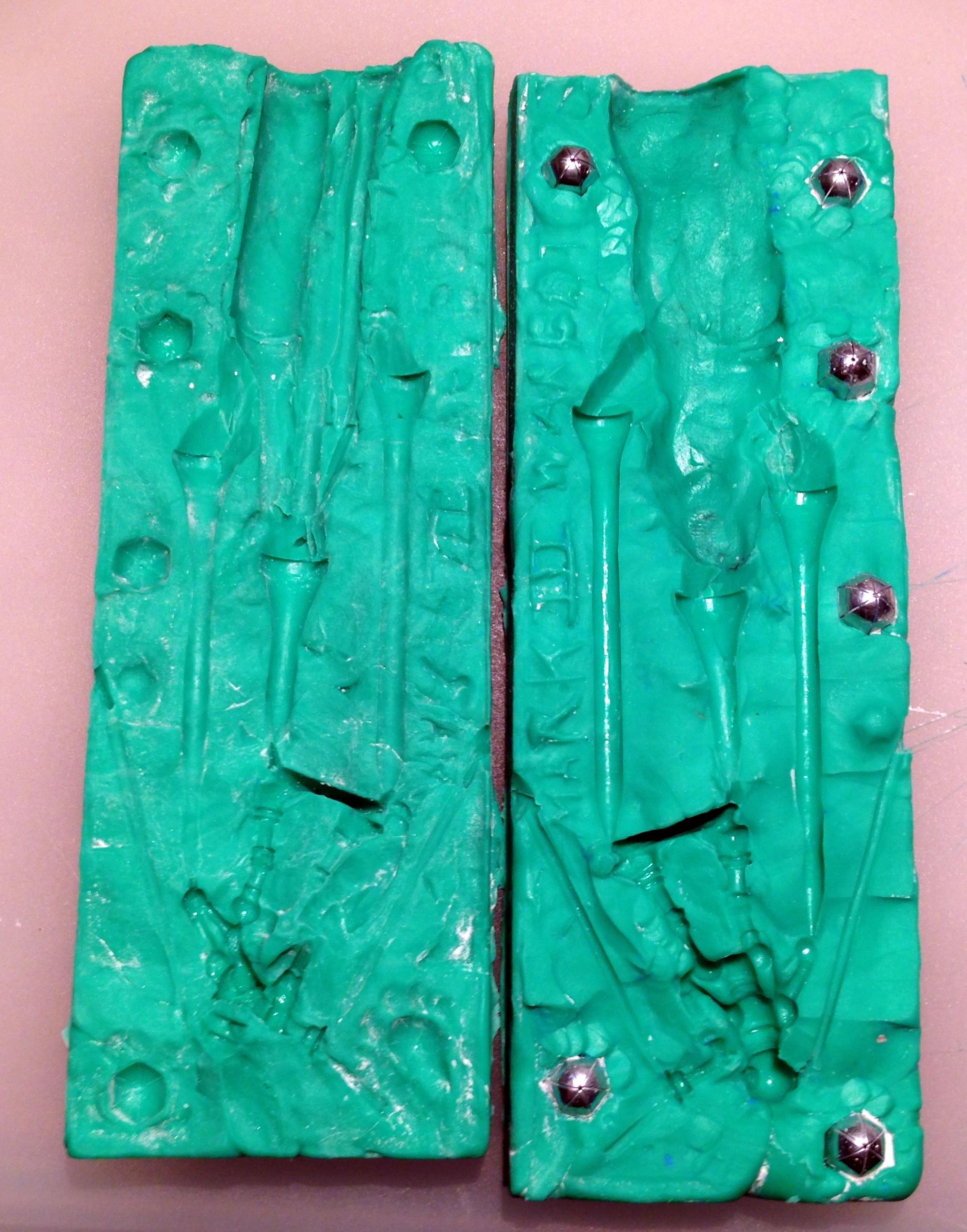 3-mark-iii-warbot-mold-both-halves-done