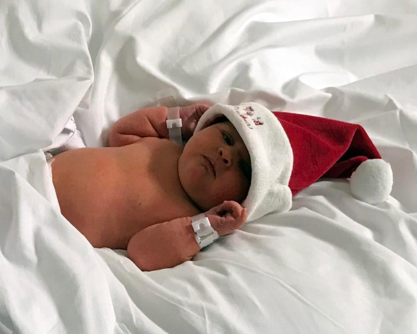 12222016-2-tabitha-lynn-smedile-in-hat-on-side-at-st-vincents-hospital