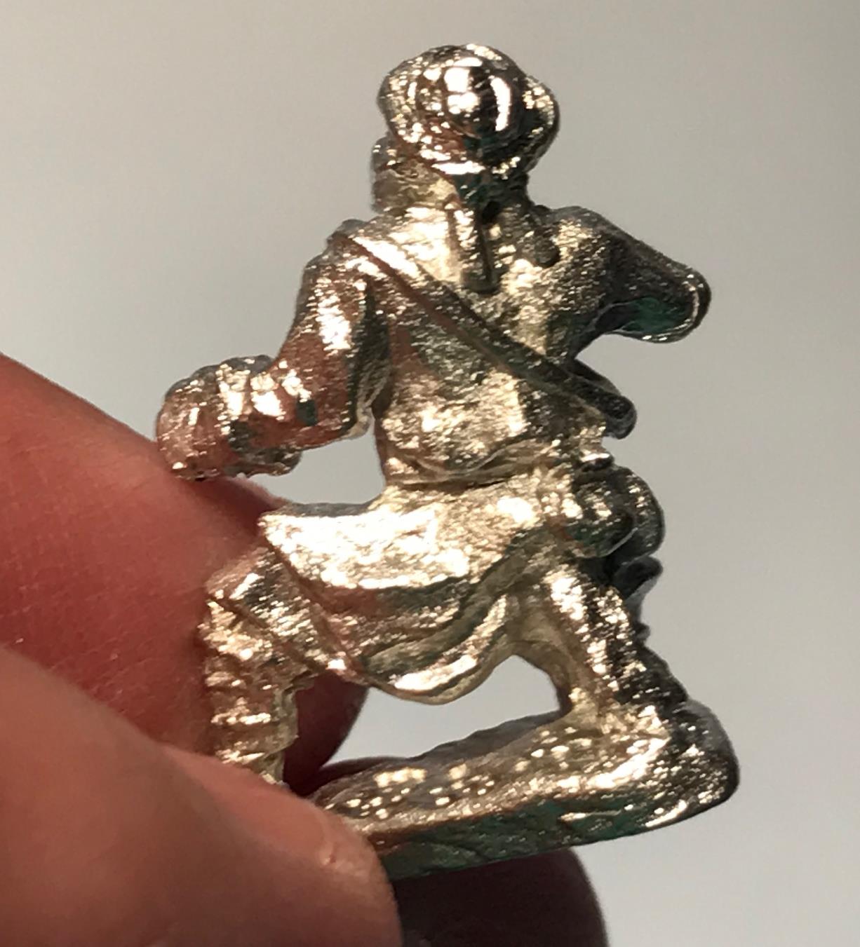 7 robber unpainted, back