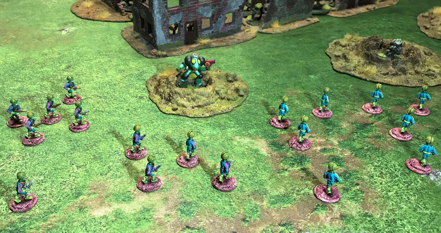 18 MArtians swarm building and the craters