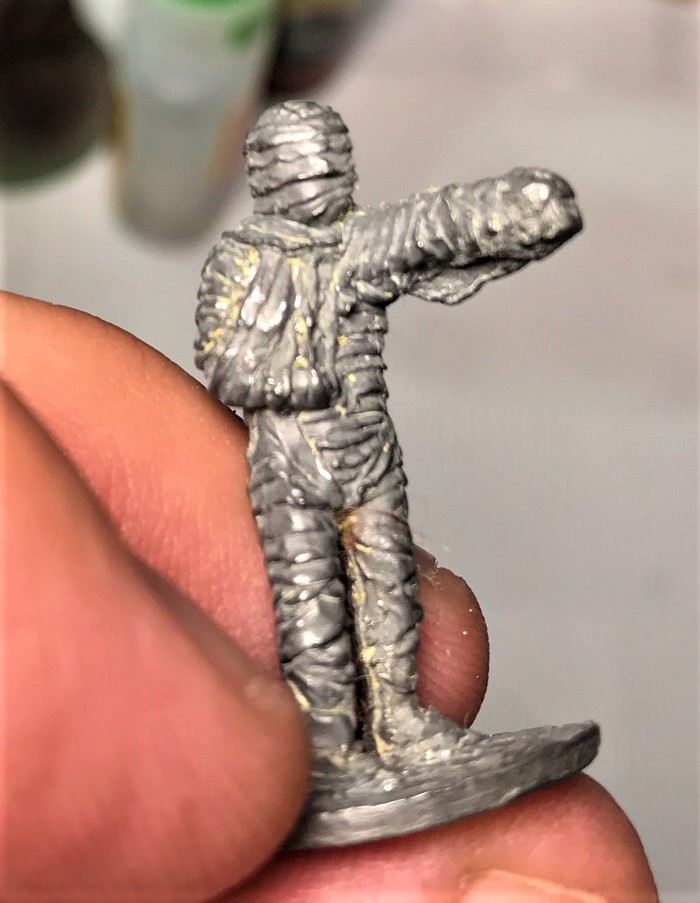 1 Mummy unpainted