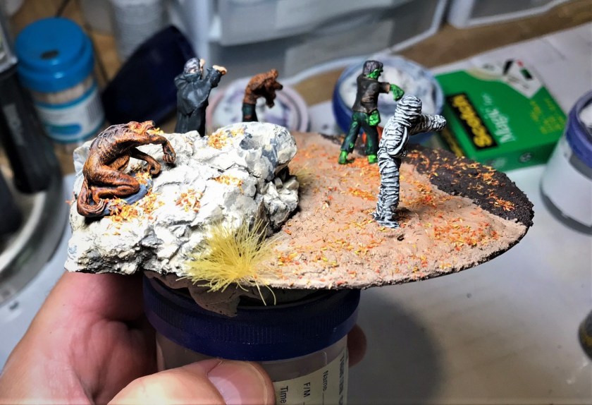 10 figures mounted, right side