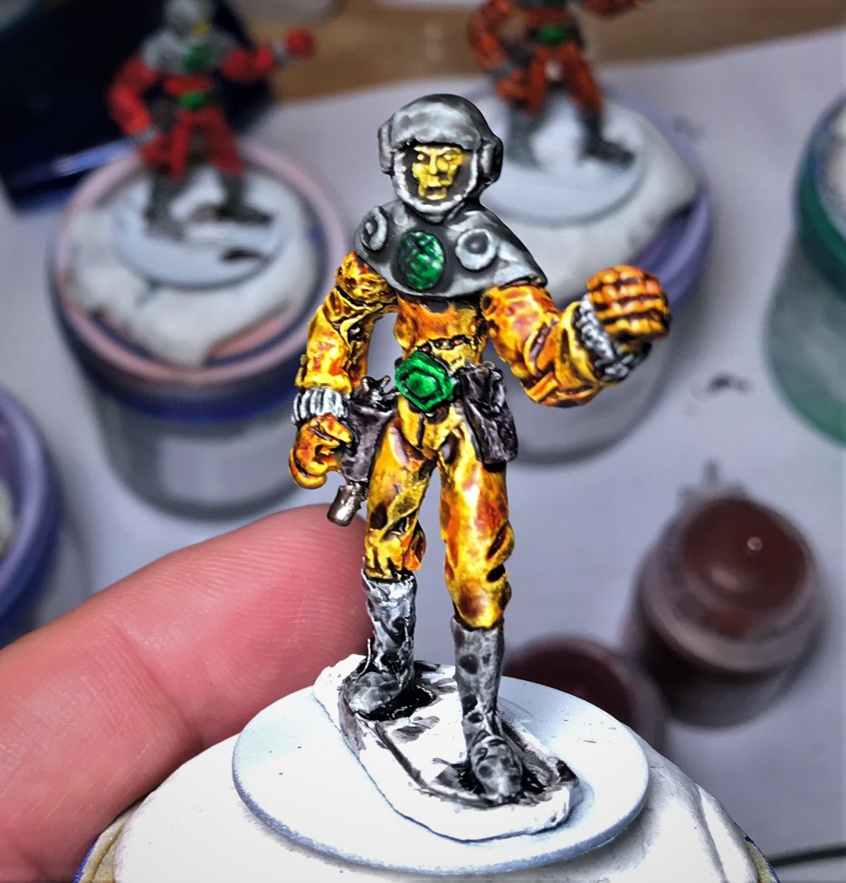 13 Macron in Iyanden Yellow