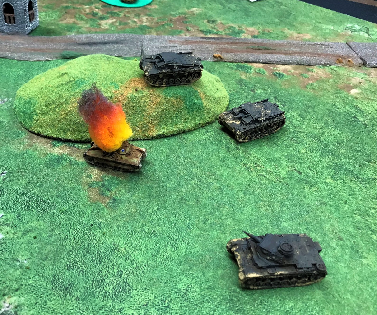 19 Panzer IIIE brews up FCM 36