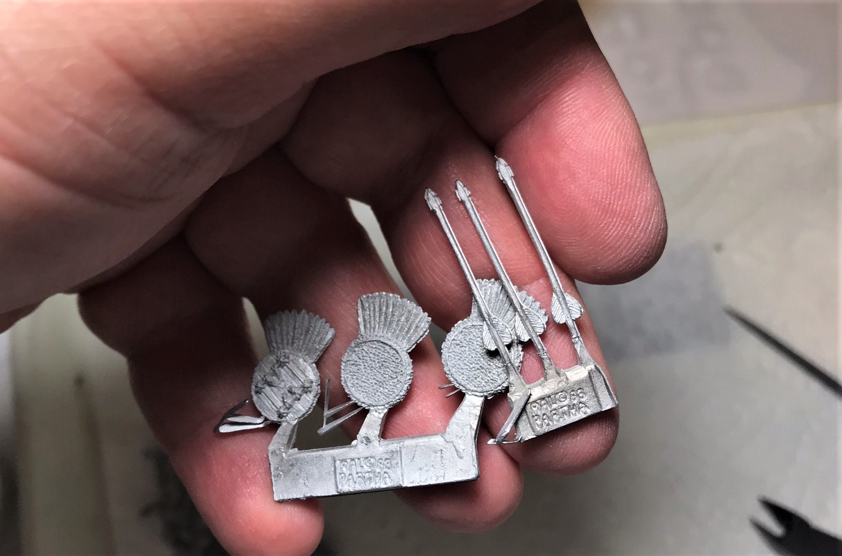 4 Ral Partha Arrow Knights 42-305 shields and arrow sprues